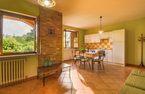 Monforte d'Alba Apartment | Awesome apartment in Monforte D'Alba