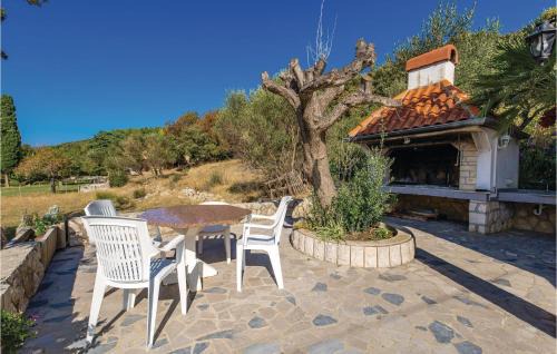 Supetarska Draga Apartment | Awesome Apartment In Supetarska Draga