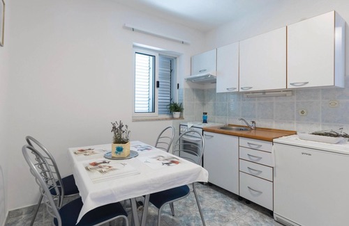 Duba Apartment | Awesome apartment in Duba with WiFi