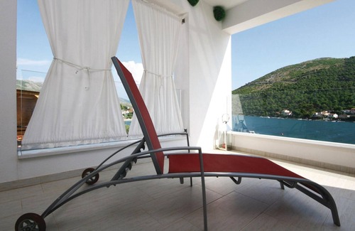 Grebastica Apartment | Awesome apartment in Grebastica