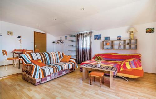 Baric Draga Apartment | Awesome Apartment In Karlobag With Wifi