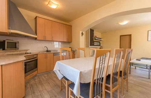 Kakma Apartment | Awesome apartment in Kakma with WiFi