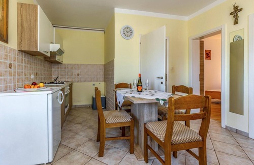 Kavran Apartment | Awesome apartment in Kavran with WiFi