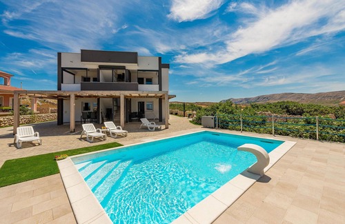 Kustici Apartment | Awesome apartment in Kustici, Novalja
