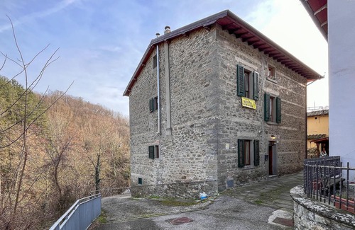Papiano di Stia Apartment | Awesome apartment in Papiano with WiFi