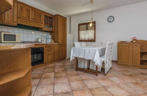 Razanac Apartment | Awesome apartment in Razanac with WiFi