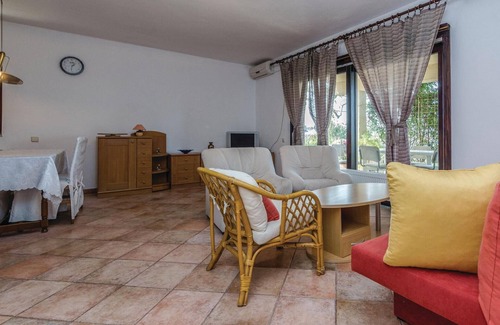 Razanac Apartment | Awesome apartment in Razanac with WiFi