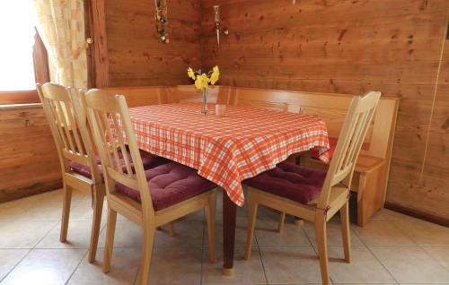 Altengesees Apartment | Awesome Apartment In Remptendorf