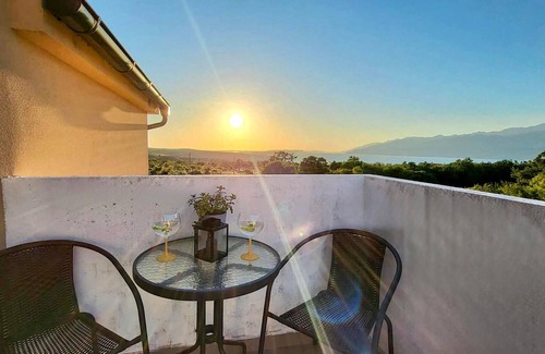 Posedarje Apartment | Awesome apartment in Slivnica with WiFi