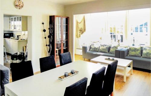 Sund Apartment | Awesome Apartment In Steinsland