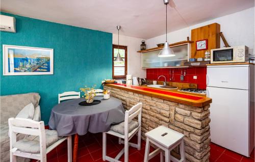 Zdrelac Apartment | Awesome Apartment In Zdrelac With Sauna