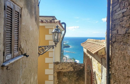 Castellabate Historic Centre Apartment | Awesome apartment in Castellabate