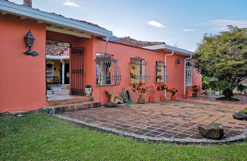 Fredonia House | Awesome Farm House in Fredonia