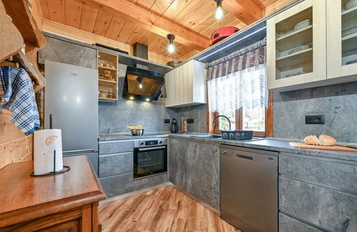 Ludbreg House | Awesome home in Vinogradi Ludbreski