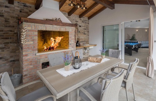 Heki House | Awesome home in Sveti Petar u Sumi
