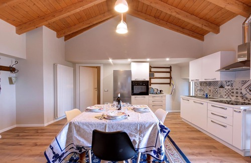 Bee House | Awesome home in Albagnano di Bee