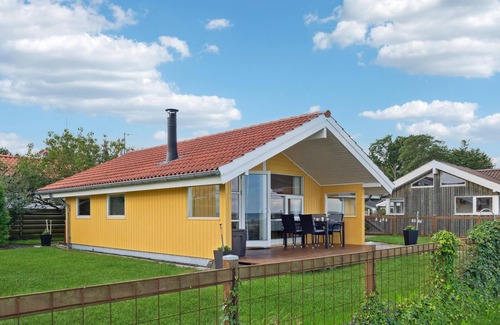Allingabro House | Awesome home in Allingåbro with kitchen