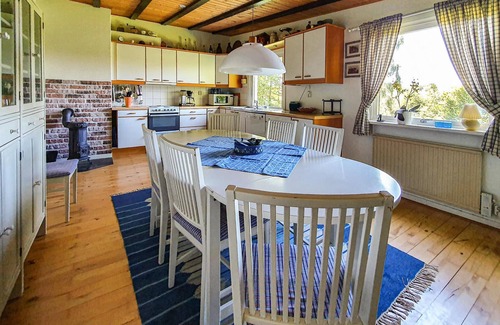 Asljunga House | Awesome home in åsljunga with kitchen