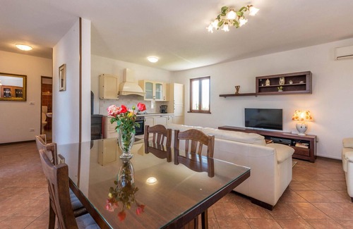 Velim House | Awesome home in Benkovac with jacuzzi