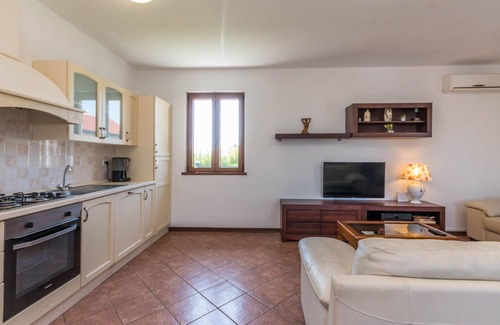 Velim House | Awesome home in Benkovac with jacuzzi