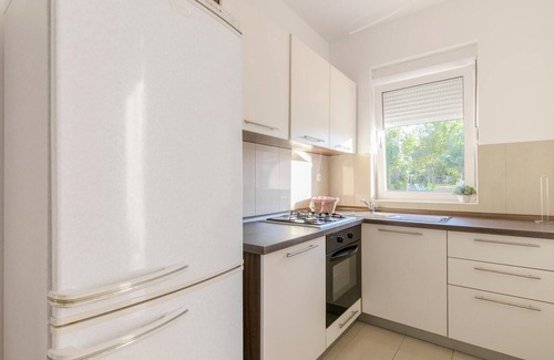 Bibinje House | Awesome home in Bibinje with kitchen