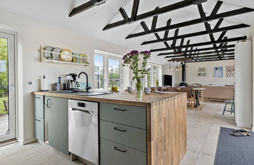 Skastrup Strand House | Awesome home in Bogense with WiFi