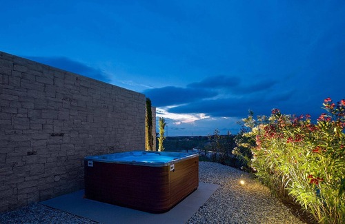 Brtonigla House | Awesome home in Brtonigla with sauna