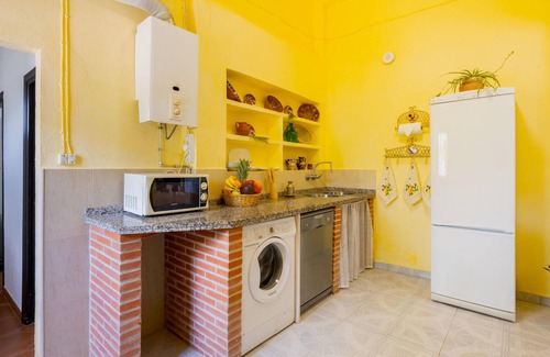 Calabazares House | Awesome home in Cortegana with WiFi