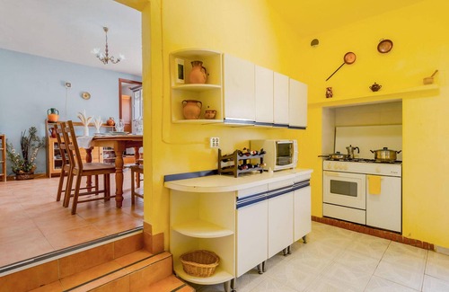 Calabazares House | Awesome home in Cortegana with WiFi