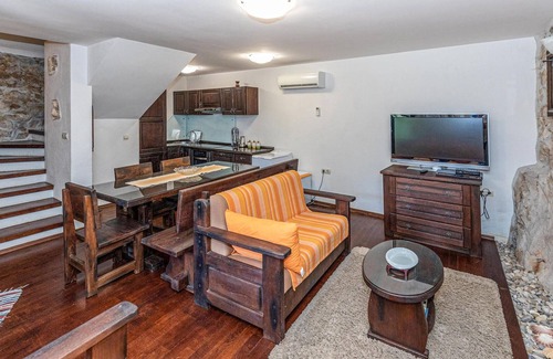 Duboka House | Awesome home in Duboka