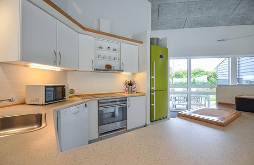 Lyngsbæk Strand House | Awesome home in Ebeltoft with sauna