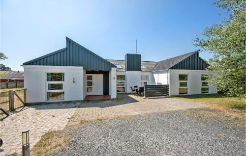 Vibæk Strand House | Awesome Home In Ebeltoft With Sauna