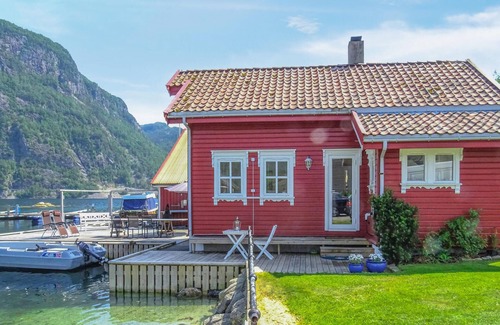 Suldal House | Awesome home in Erfjord with kitchen