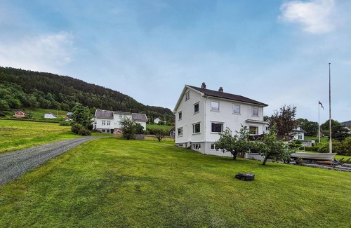 Suldal House | Awesome home in Erfjord with WiFi