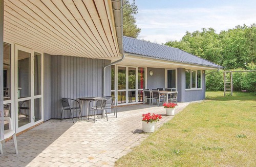 Farvang House | Awesome home in Fårvang with WiFi