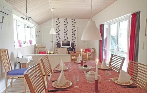 Farvang House | Awesome Home In Fårvang With Wifi