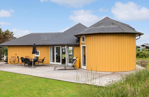 Frederikshavn House | Awesome home in Frederikshavn with WiFi