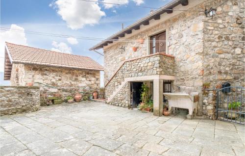 Casone Carpinelli House | Awesome Home In Frazione Antognano