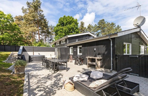 Fjellerup Strand House | Awesome home in Glesborg with sauna
