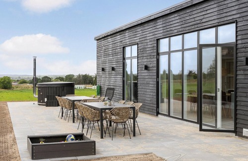 Bønnerup Strand House | Awesome home in Glesborg with sauna