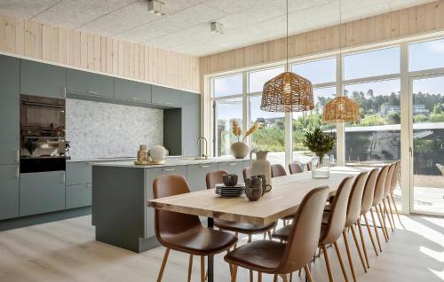 Bønnerup Strand House | Awesome Home In Glesborg With Sauna