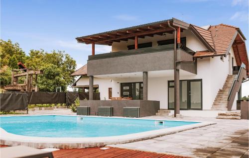 Grabrovnik House | Awesome Home In Grabrovnik With Sauna