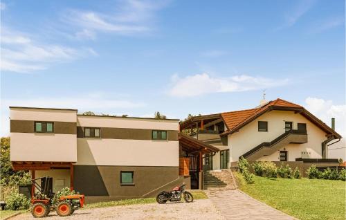 Grabrovnik House | Awesome Home In Grabrovnik With Sauna