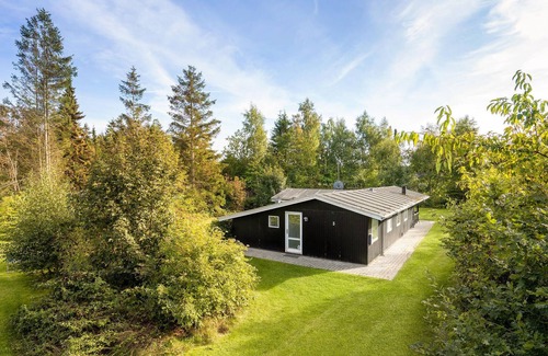 Grenaa House | Awesome home in Grenaa with sauna