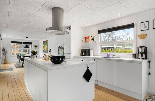 Hou House | Awesome home in Hals with WiFi