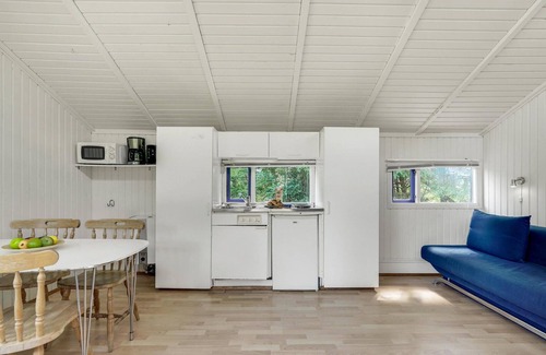 Hampen House | Awesome home in Hampen with kitchen