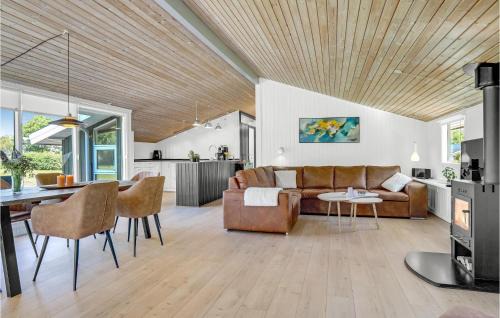 Bratten Strand House | Awesome Home In Jerup With Wifi