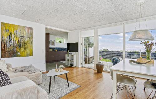 Horsens House | Awesome Home In Juelsminde With Wifi