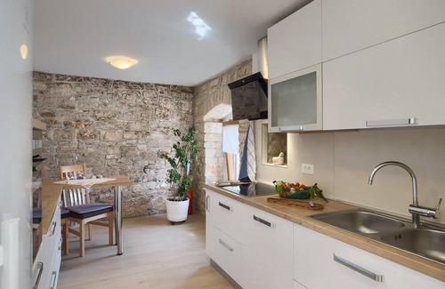 Kurili House | Awesome home in Kanfanar