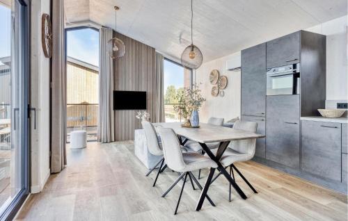 Kerkdriel House | Awesome Home In Kerkdriel With Wifi